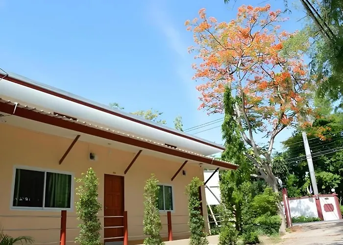 Baanrimnam Banpong 3*
