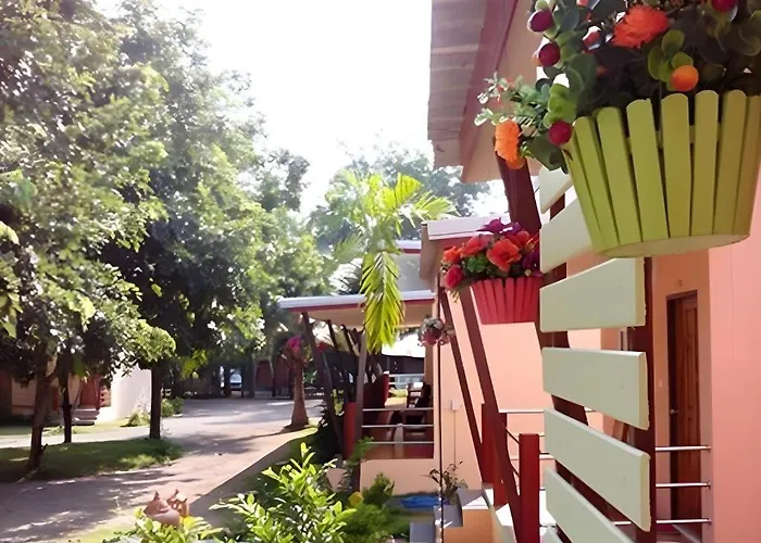 รีสอร์ท Baanrimnam Banpong 3*