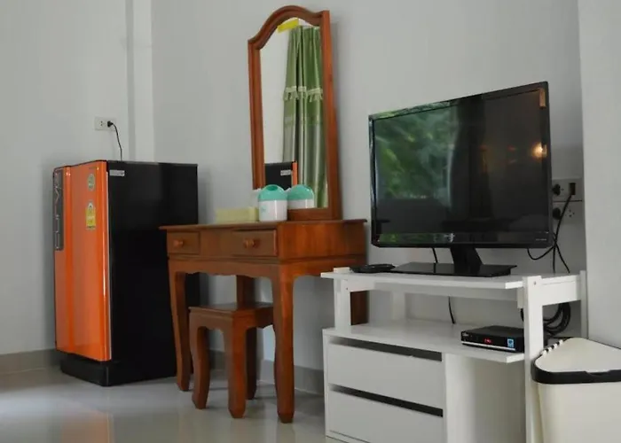 Baanrimnam Banpong 3*