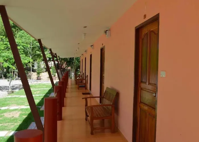 Baanrimnam Banpong 3* Ban Pak Raet